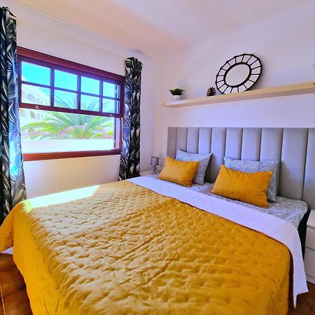 Strelitzia Apartment - Ocean View & Heated Pool Сан Мигел де Абона Екстериор снимка