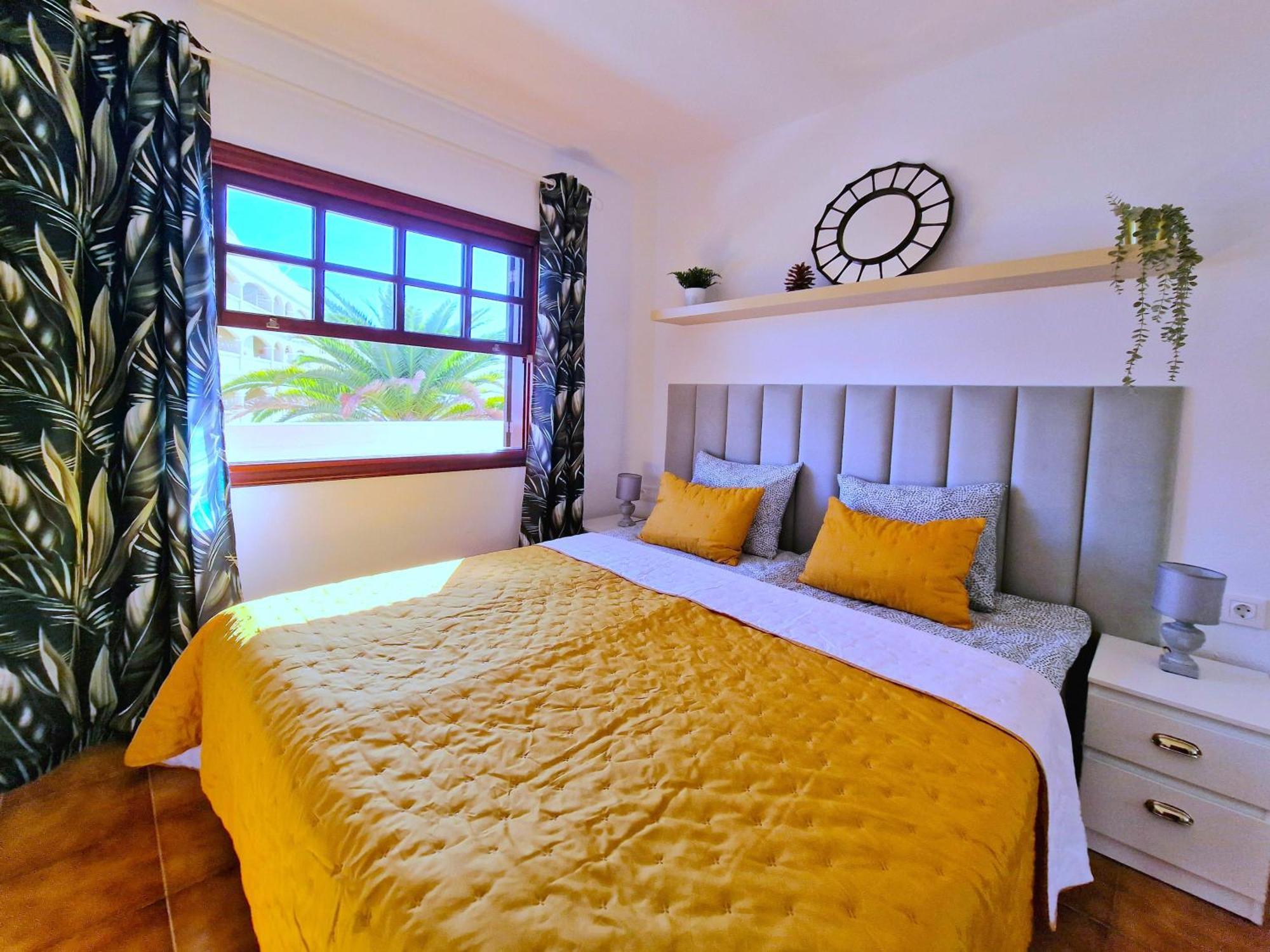 Strelitzia Apartment - Ocean View & Heated Pool Сан Мигел де Абона Екстериор снимка